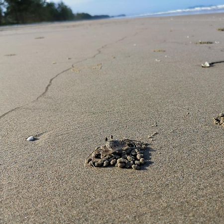 Samsuria Beach Apartment Resort Чератинг Экстерьер фото