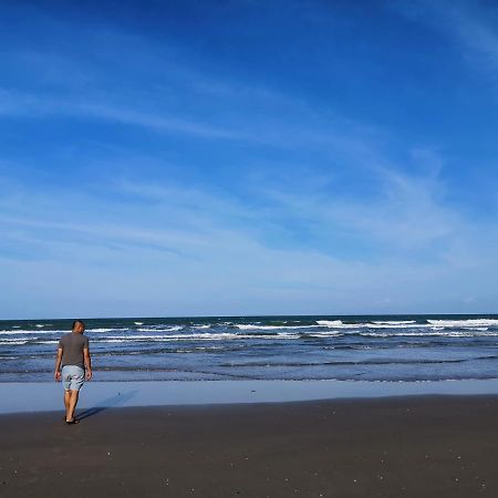 Samsuria Beach Apartment Resort Чератинг Экстерьер фото